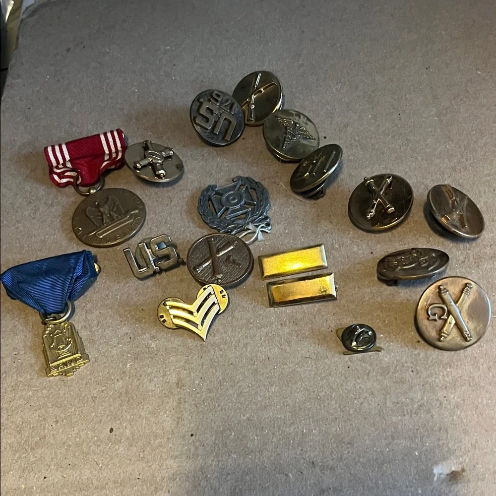 Vintage Military Pin and Medal Set